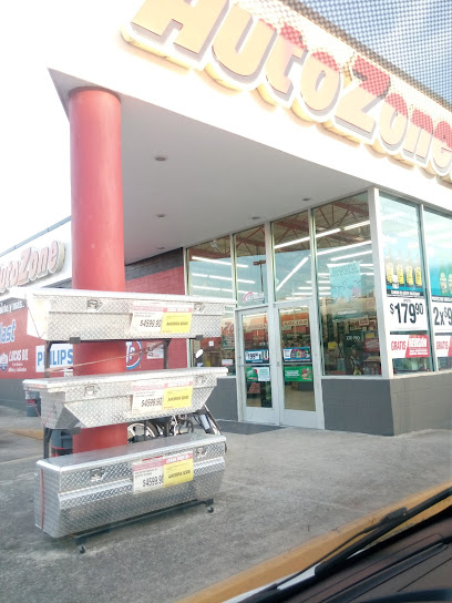 AutoZone Refacciones (Av Universidad) en Villahermosa