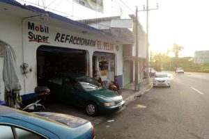 Refaccionaria y Taller El Pelón en Zihuatanejo