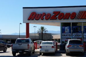 Refaccionaria Autozone en Linares
