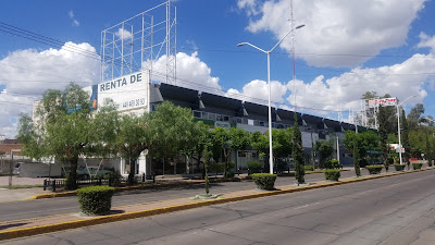 Refaccionaria Rogelio López Mateos en San Nicolás de los Garza